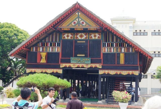 bandaacehtraditionalstylehome.jpg