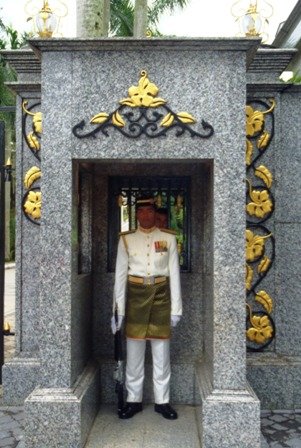 kualalumpurpalaceguard.jpg