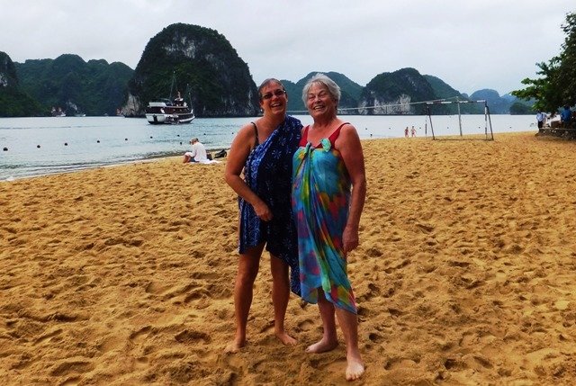 halongbaybeach.jpg