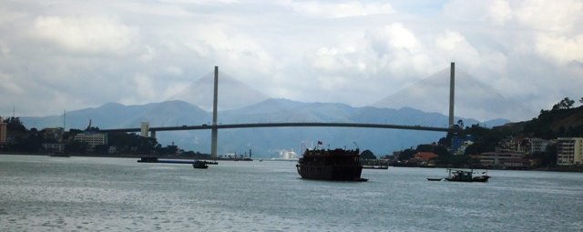 halongbaybridge10.jpg
