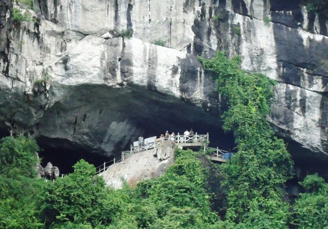 halongbaycaves10.jpg