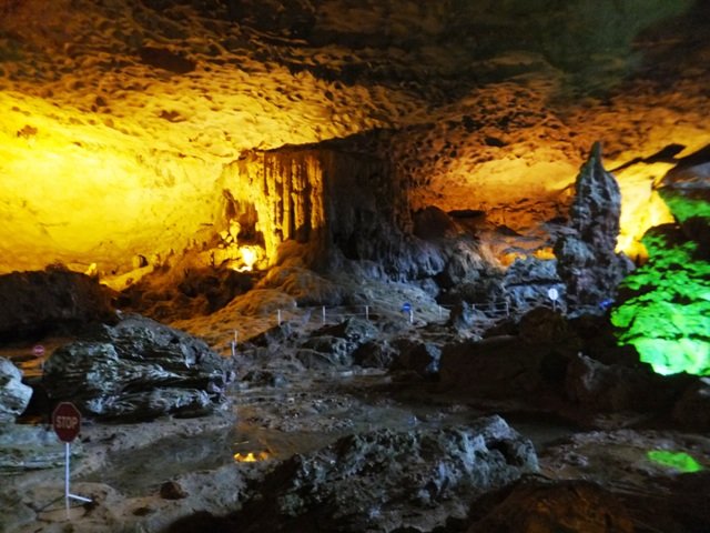 halongbaycaves6.jpg