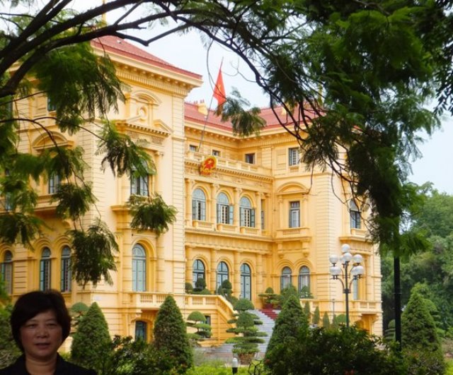 hanoihochiminhpresidentialpalace.jpg