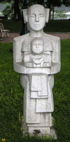 hanoilakesidesulpture.jpg