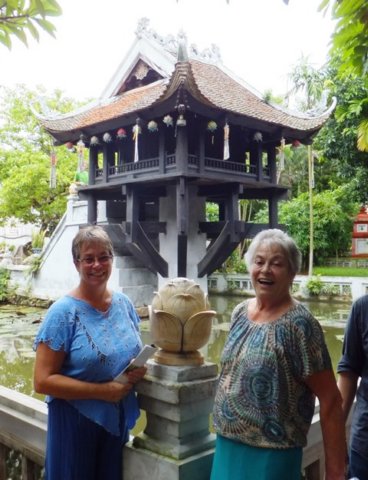 hanoionepillarpagoda.jpg