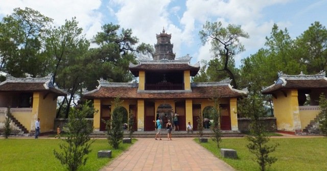 huepagoda2.jpg